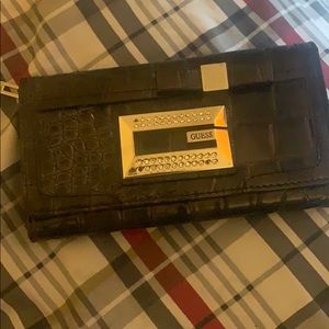 Guess wallet/ accepting offers/ tri-fold